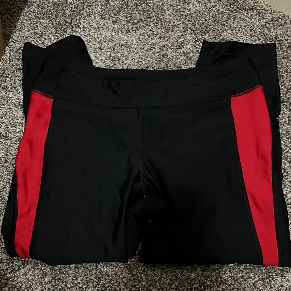 BLACK UNDER ARMOUR LEGGINGS